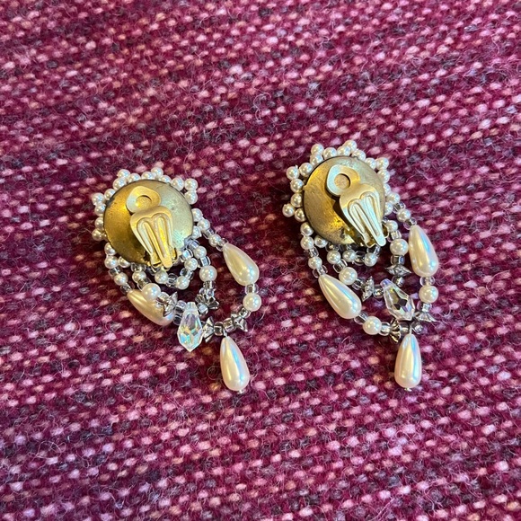 Gorgeous beaded necklace and dramatic earring set - Picture 5 of 5